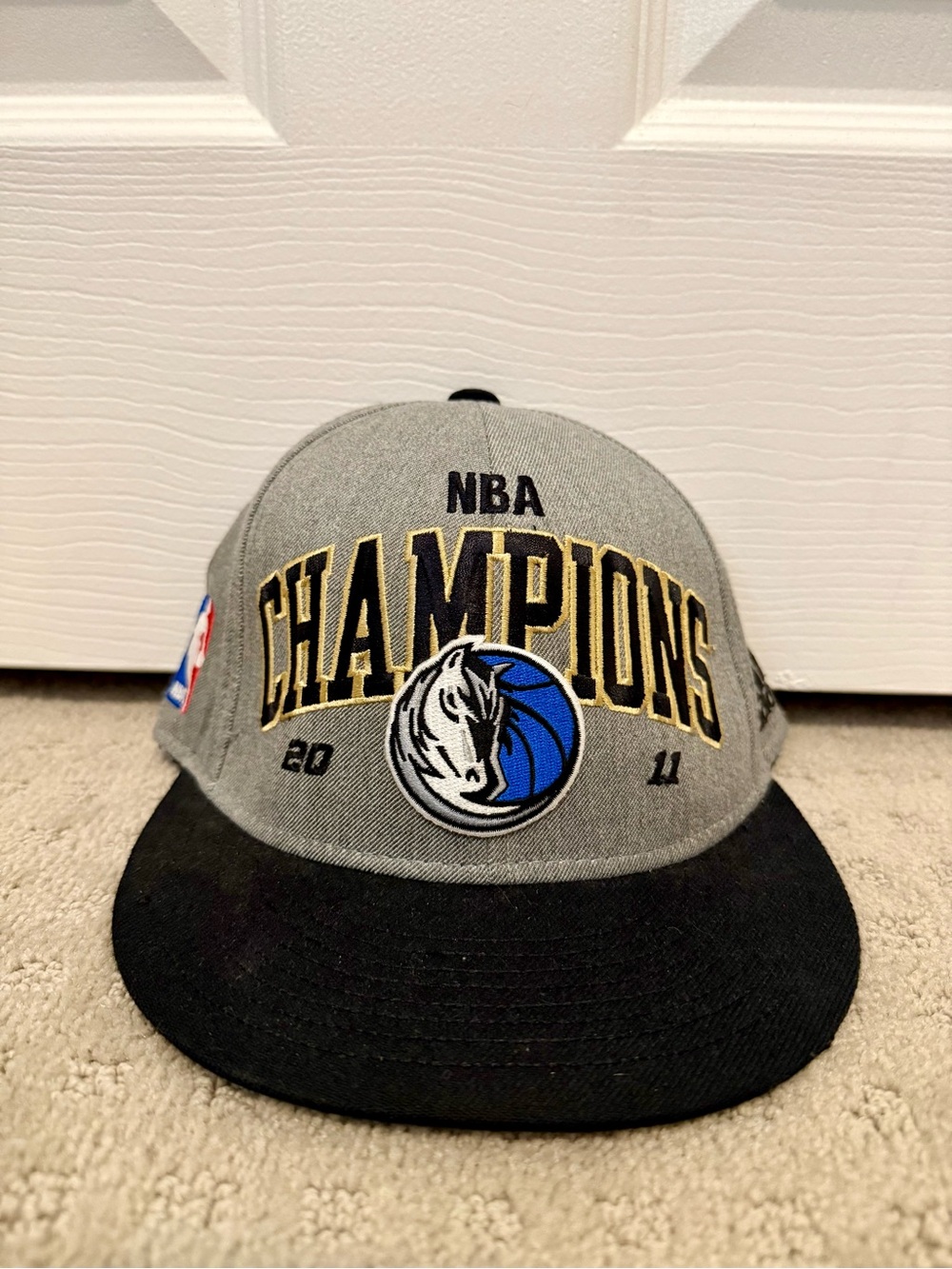 adidas NBA Mavericks Champions 2011 Grey and Black Snapback Hat
